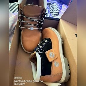 Timberland Custom  Chukka Boots Size 11.